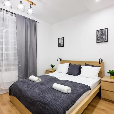 Cracow Rent Apartments - Spacious Apartments For 2-7 People In Quiet Area - Kolberga Street Nr 3 - 10 Min To Main Square By Foot Cracovia Esterno foto