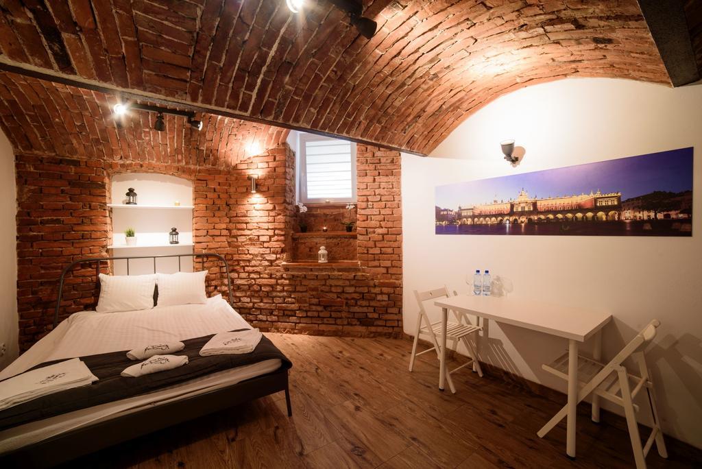 Aparthotel Cracow Rent - Spacious For 2-7 People In Quiet Area - Kolberga Street Nr 3 - 10 Min To Main Square By Foot *