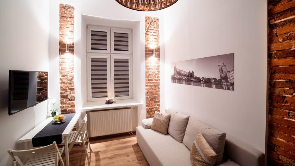 Aparthotel Cracow Rent - Spacious For 2-7 People In Quiet Area - Kolberga Street Nr 3 - 10 Min To Main Square By Foot