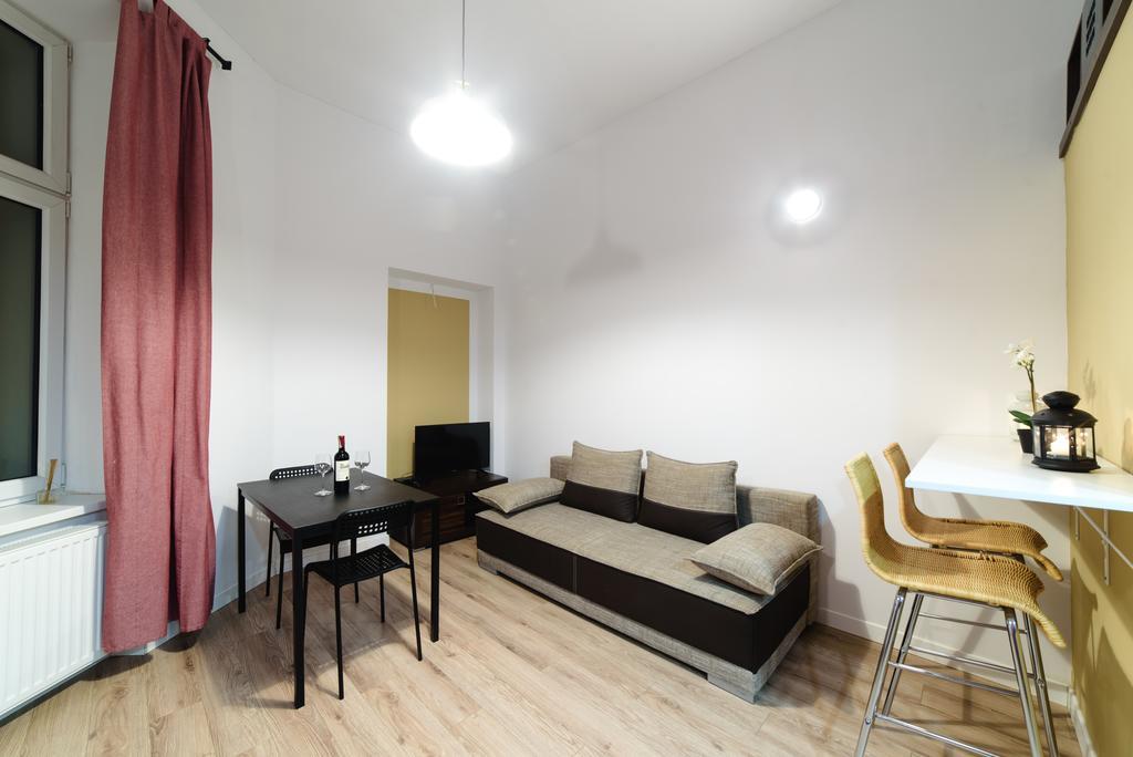 Cracow Rent - Spacious For 2-7 People In Quiet Area - Kolberga Street Nr 3 - 10 Min To Main Square By Foot Cracovia