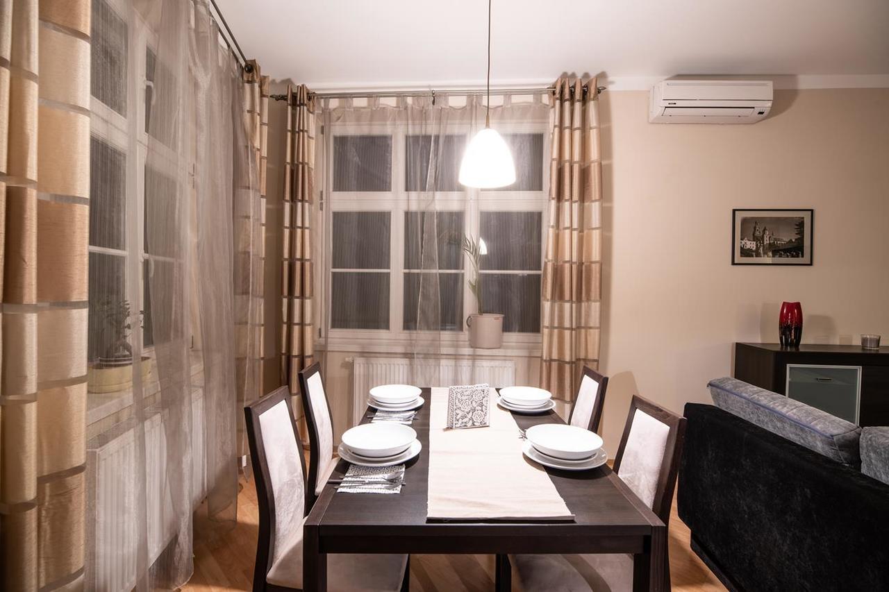 Cracow Rent - Spacious For 2-7 People In Quiet Area - Kolberga Street Nr 3 - 10 Min To Main Square By Foot Aparthotel *