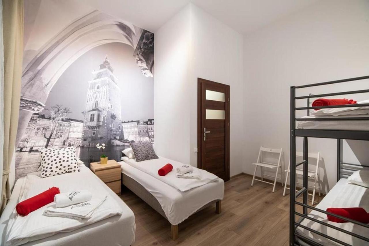 Cracow Rent - Spacious For 2-7 People In Quiet Area - Kolberga Street Nr 3 - 10 Min To Main Square By Foot Aparthotel