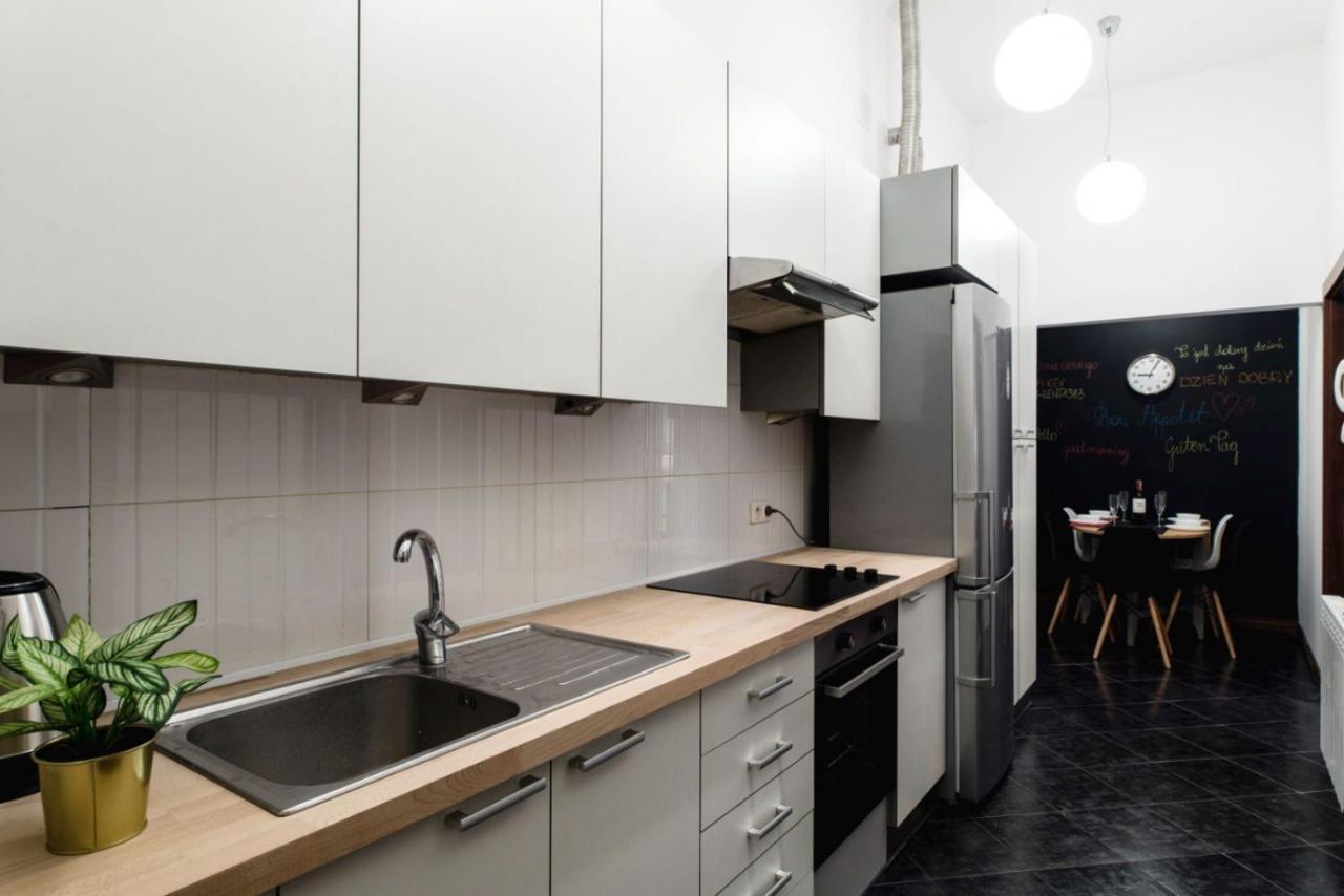Cracow Rent - Spacious For 2-7 People In Quiet Area - Kolberga Street Nr 3 - 10 Min To Main Square By Foot Aparthotel